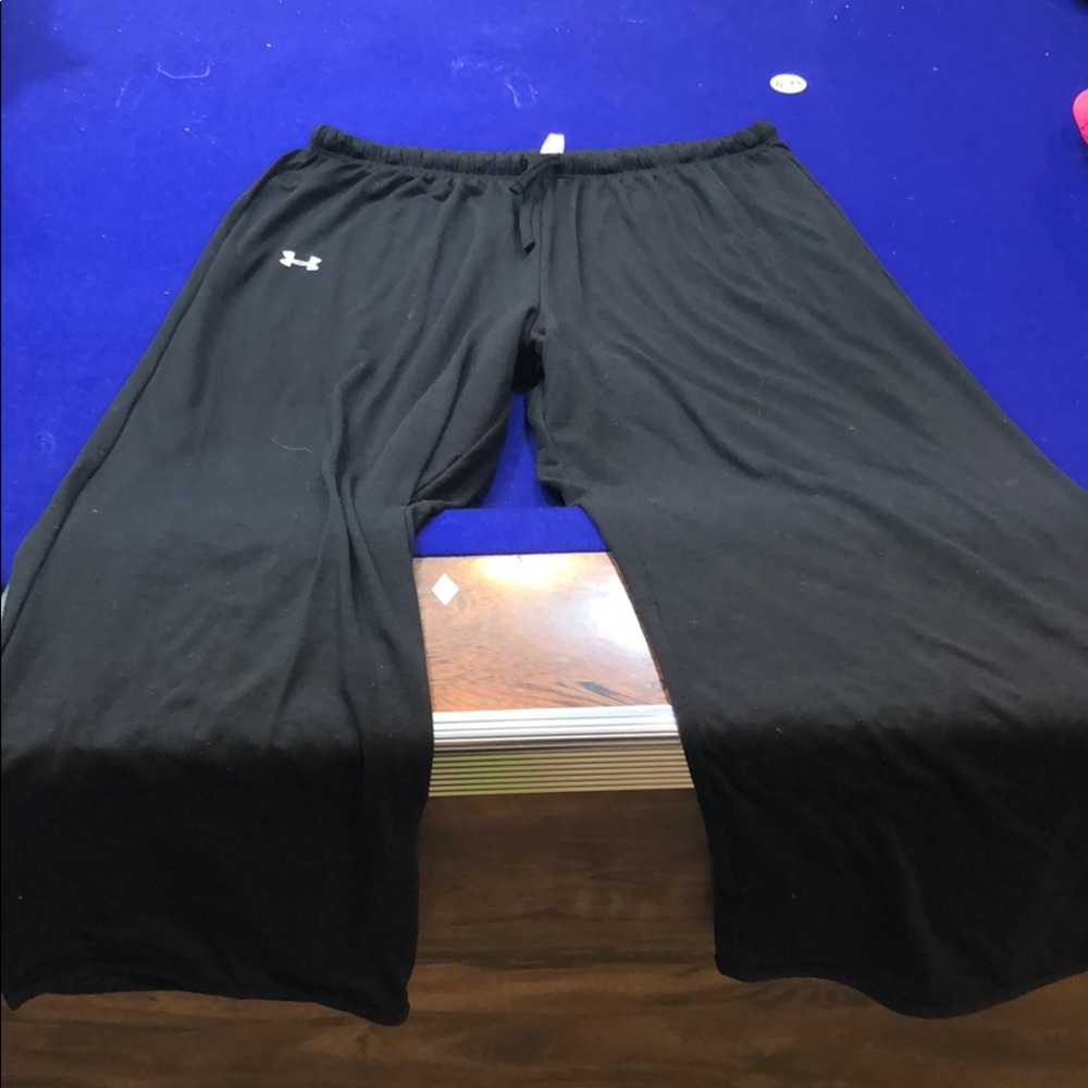 UA workout capris